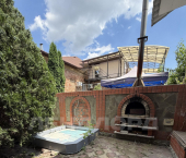 3-комн, 151кв м, этаж 1/2 улица Грекова, 43