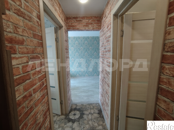 Отдельное здание Поворотная улица
