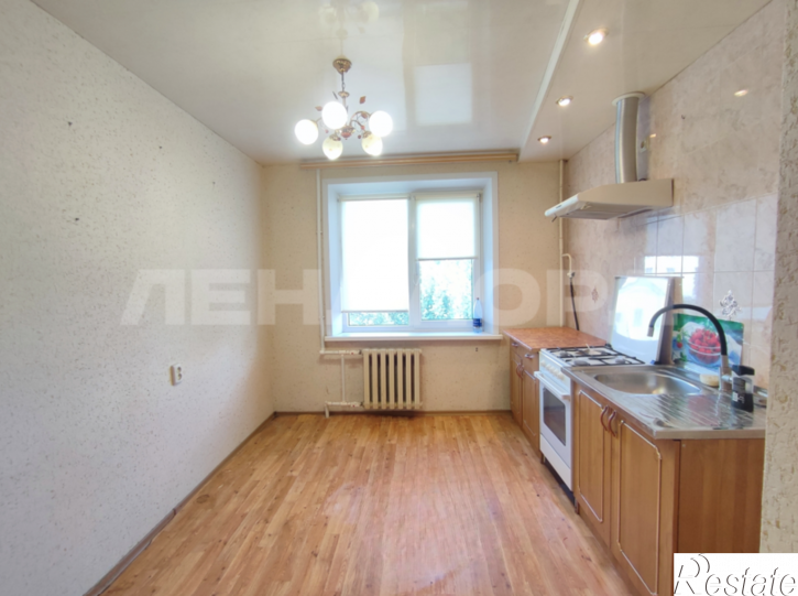 3-комн квартира улица Визирова, 4