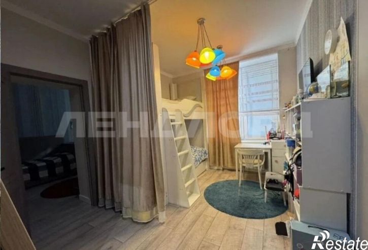 4-комн квартира улица Кривошлыкова, 7