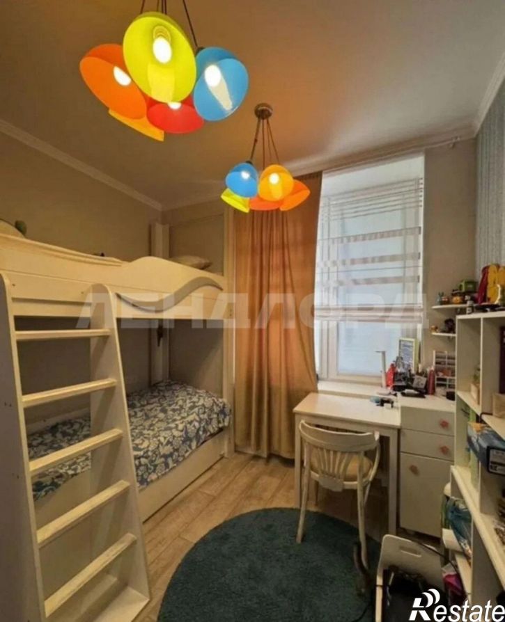 4-комн квартира улица Кривошлыкова, 7