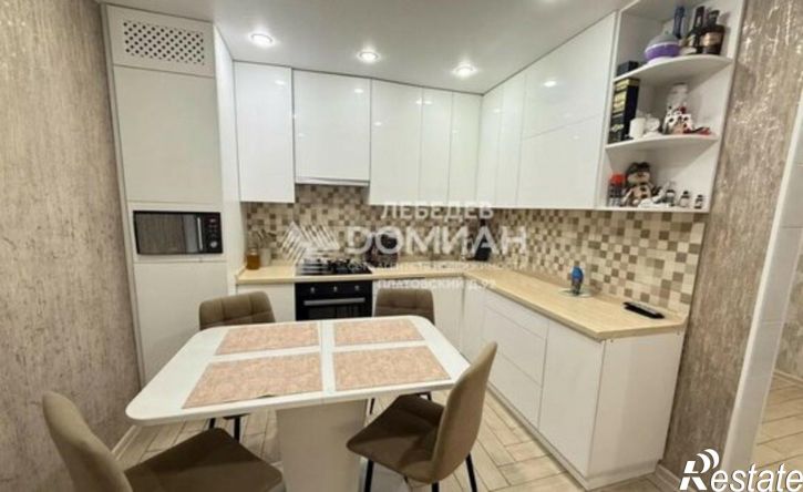 3-комн квартира ул Токарева, 8,  д. 8