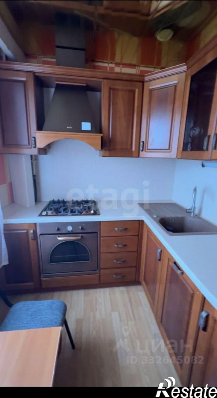 3-комн квартира ул Залесская, 2,  д. 2