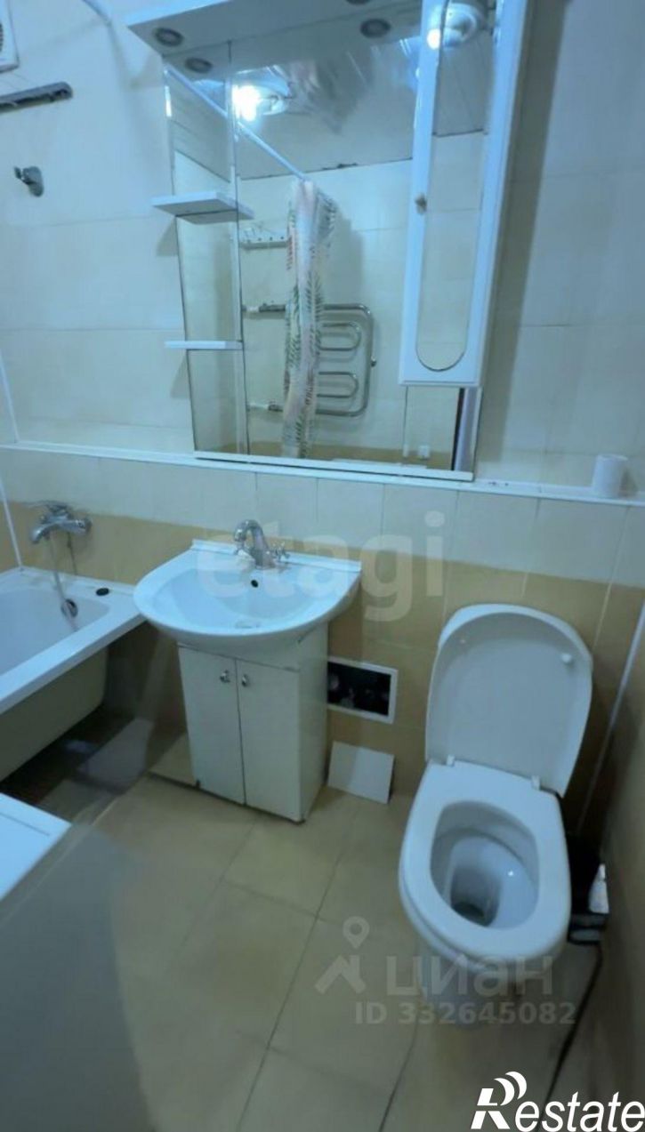3-комн квартира ул Залесская, 2,  д. 2