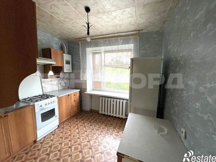 2-комн квартира улица Титова, 4