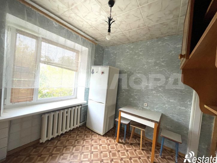 2-комн квартира улица Титова, 4