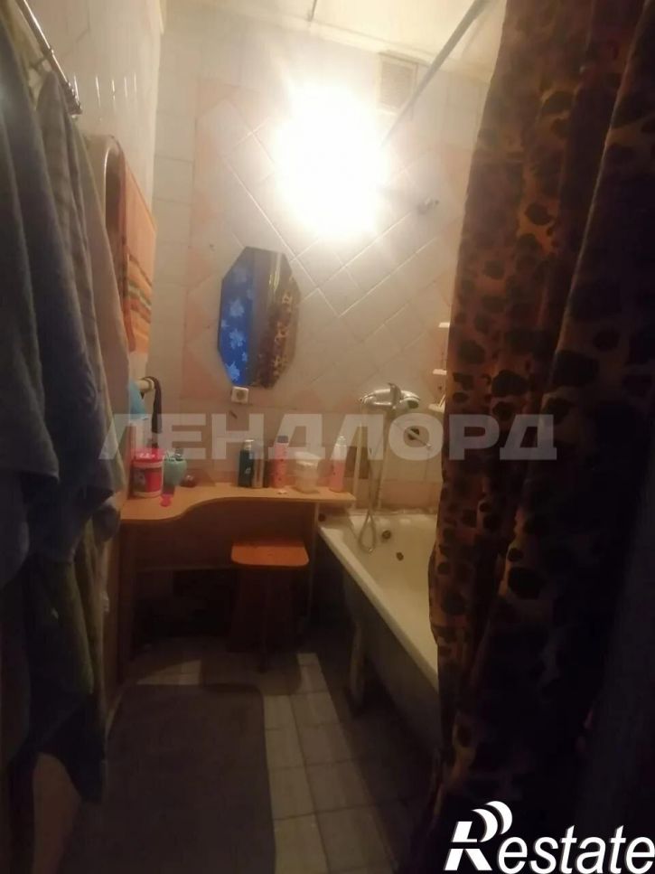 3-комн квартира улица Авиаторов, 12