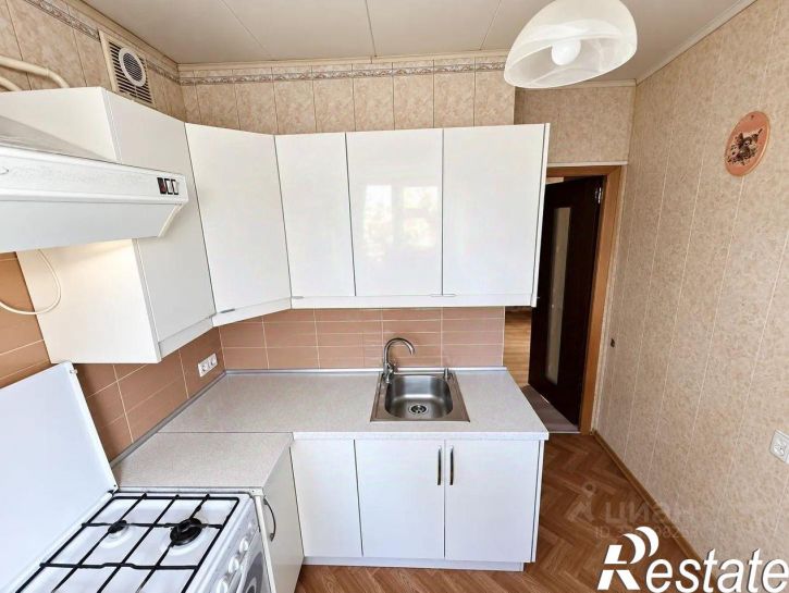 4-комн квартира улица Петрова, 44,  д. 44