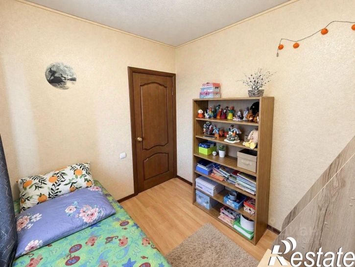 4-комн квартира улица Петрова, 44,  д. 44