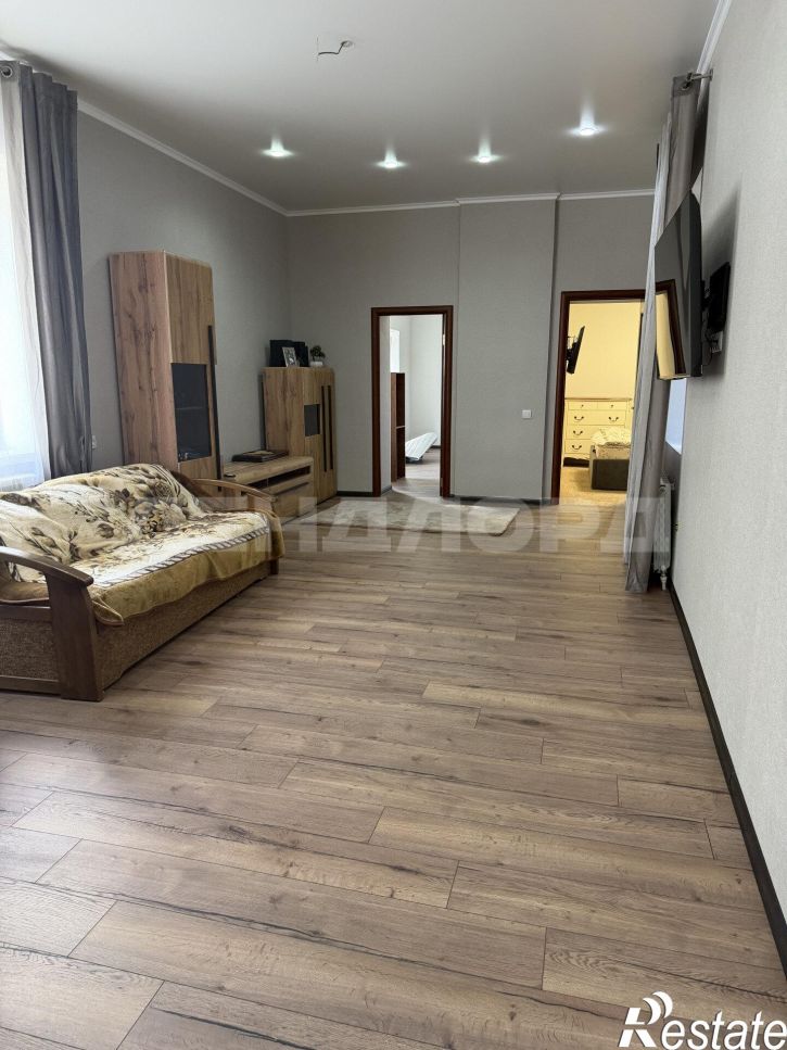 3-комн квартира улица Грекова, 43