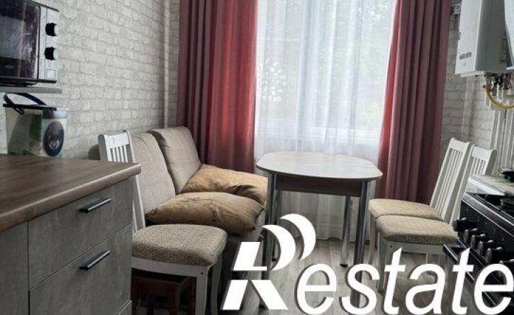 2-комн квартира улица Петрова, 4,  д. 4